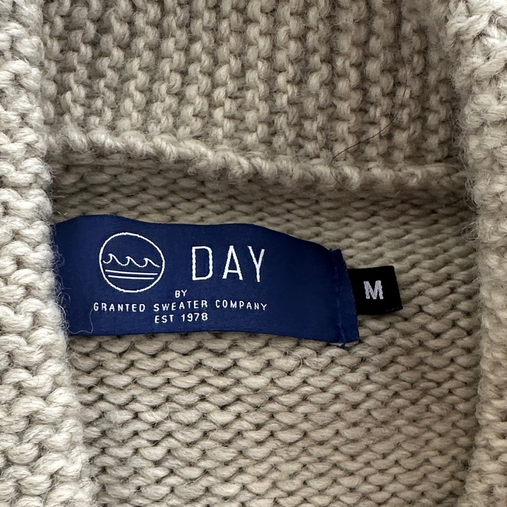 Gray Knit Vest with Deer Pattern - Picture 4 of 6